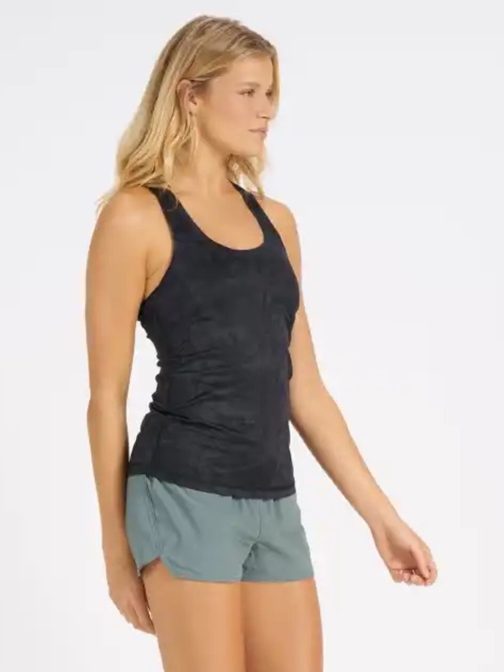 Vuori Lux Performance Top Black Camo